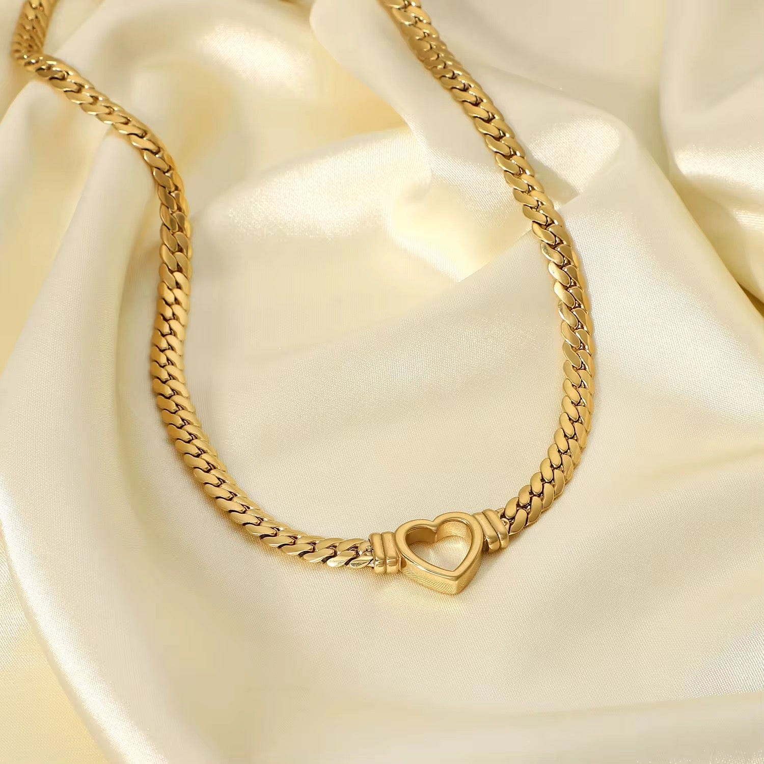 The Lovely Heart Necklace thumbnail 1