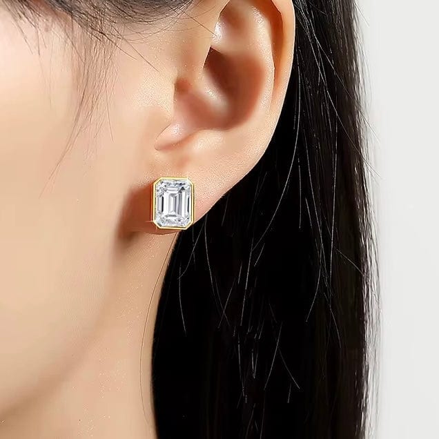 Amara Sparkle Studs Earrings Moissanite in 14K Gold thumbnail 3