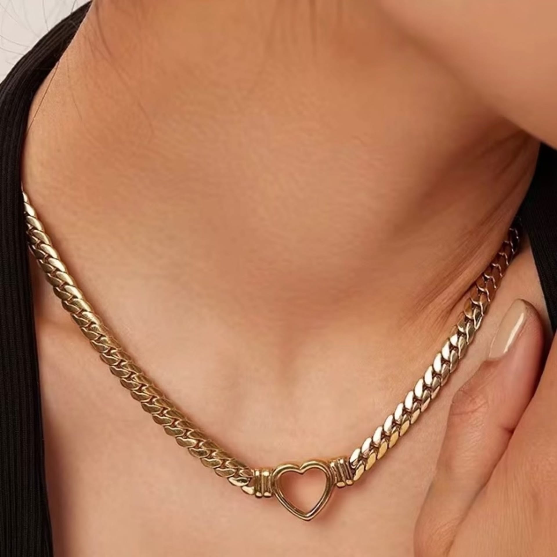 The Lovely Heart Necklace thumbnail 3